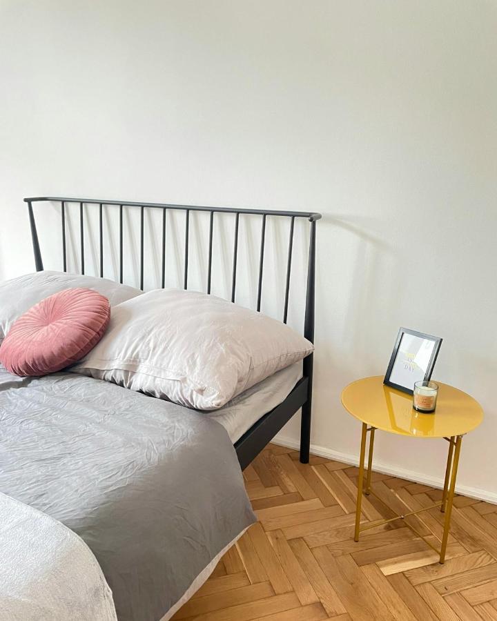Big And Cozy Bedroom In クラクフ エクステリア 写真