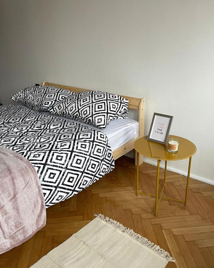 Big And Cozy Bedroom In クラクフ エクステリア 写真