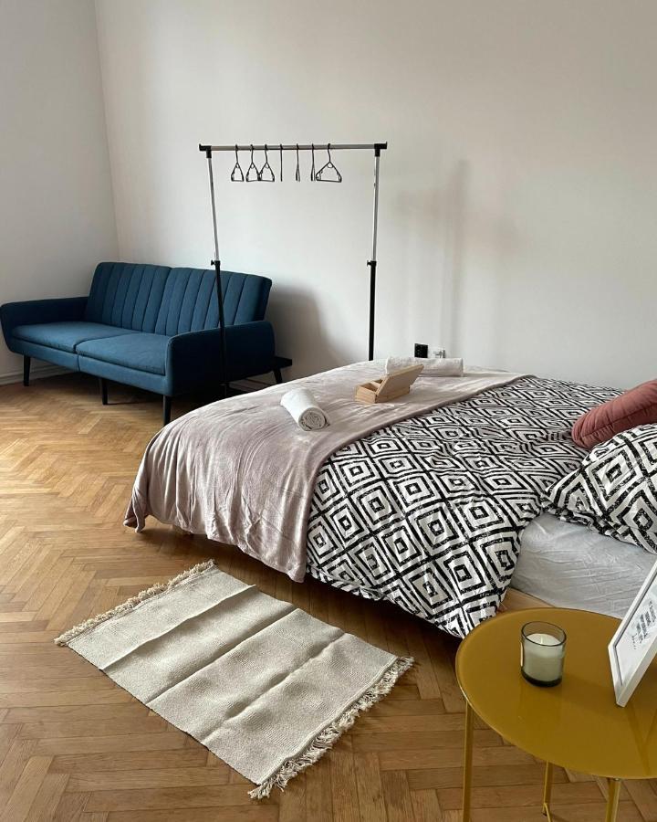 Big And Cozy Bedroom In クラクフ エクステリア 写真